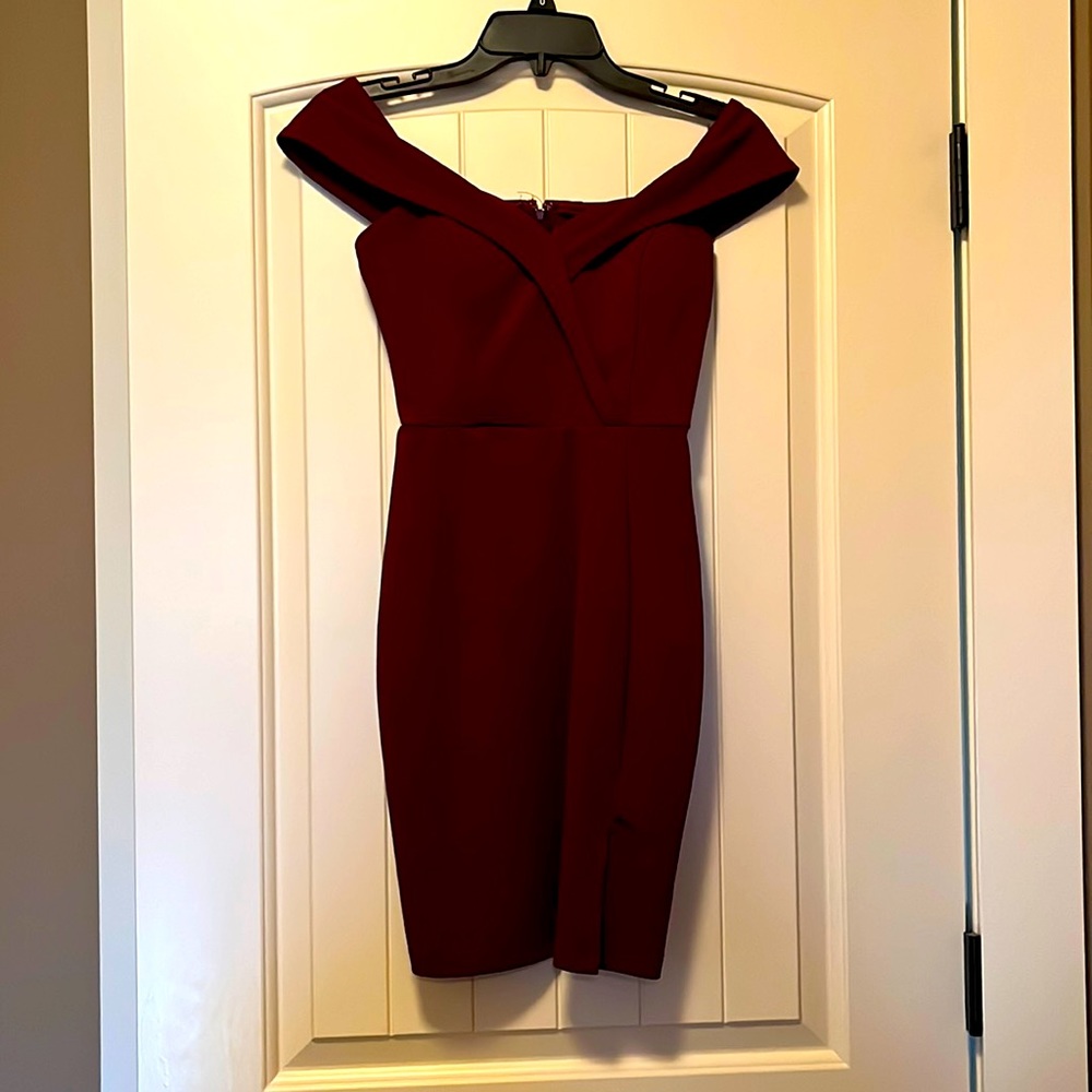 Beautiful maroon burgundy cocktail dress